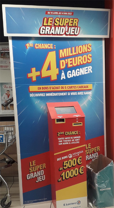 Borne pour scanner ticket Super Grand jeu en magasin Leclerc