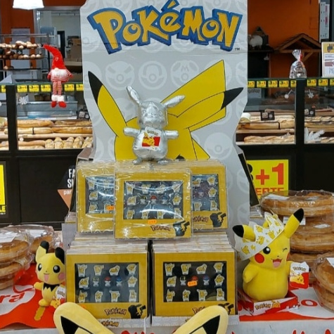 Galette des rois Cora fèves Pokémon Pikachu 2023